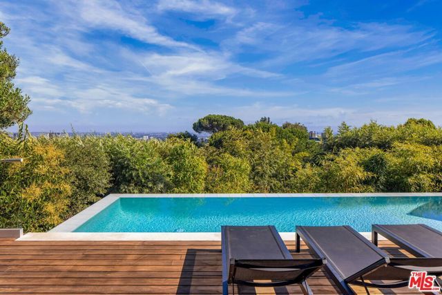 1822 Westridge Road, Los Angeles, CA 90049