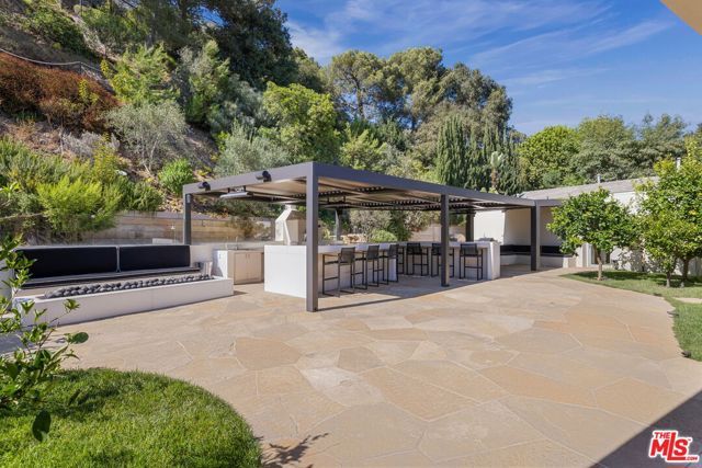 1822 Westridge Road, Los Angeles, CA 90049