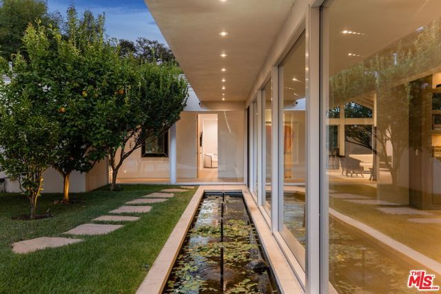 1822 Westridge Road, Los Angeles, CA 90049