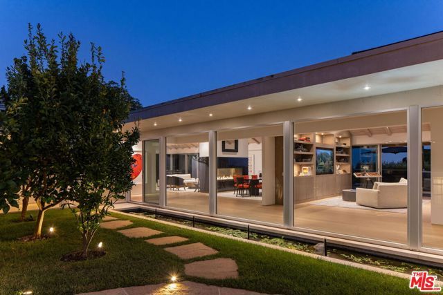 1822 Westridge Road, Los Angeles, CA 90049