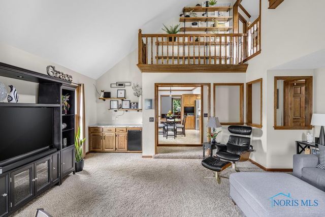 26835 Mohawk Drive, Perrysburg, OH 43551