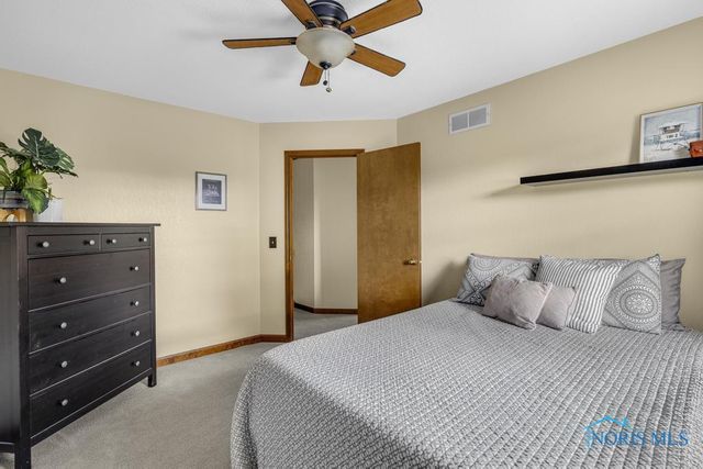 26835 Mohawk Drive, Perrysburg, OH 43551