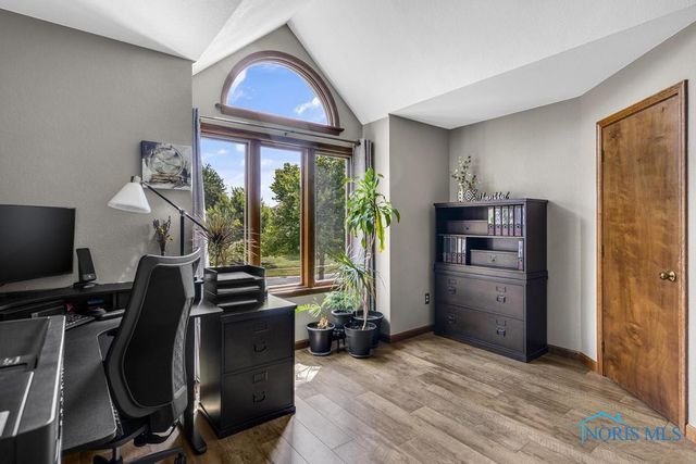 26835 Mohawk Drive, Perrysburg, OH 43551