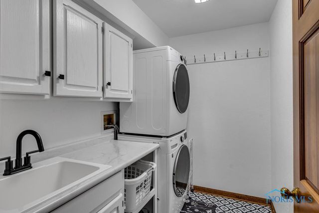 26835 Mohawk Drive, Perrysburg, OH 43551