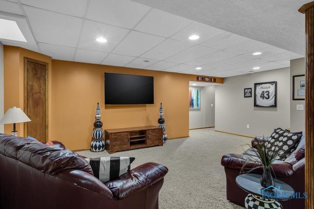 26835 Mohawk Drive, Perrysburg, OH 43551