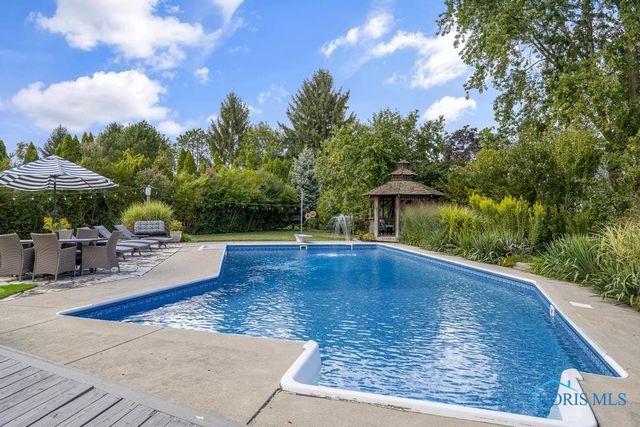 26835 Mohawk Drive, Perrysburg, OH 43551