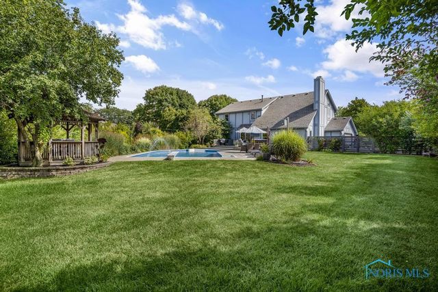 26835 Mohawk Drive, Perrysburg, OH 43551