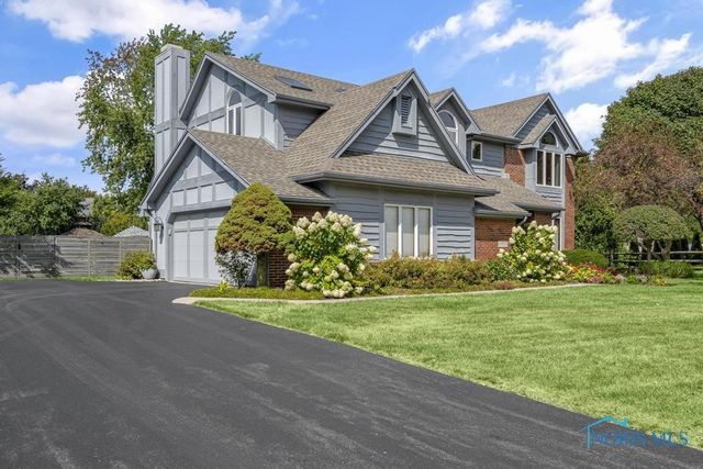 26835 Mohawk Drive, Perrysburg, OH 43551