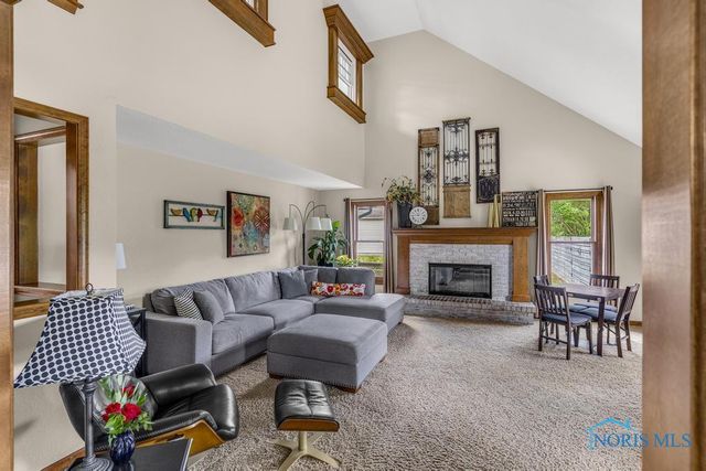 26835 Mohawk Drive, Perrysburg, OH 43551