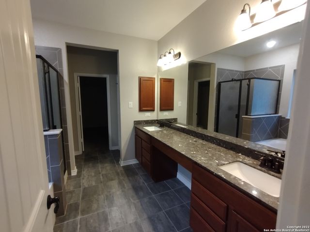 11212 HILL TOP LOOP, Helotes, TX 78023