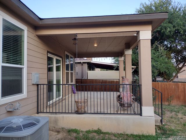 11212 HILL TOP LOOP, Helotes, TX 78023