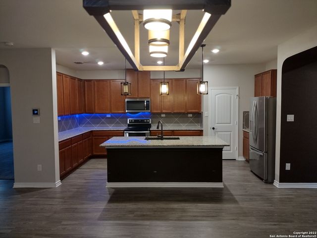 11212 HILL TOP LOOP, Helotes, TX 78023