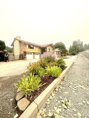 967 E Birch Ave, Colville, WA 99114