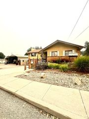 967 E Birch Ave, Colville, WA 99114