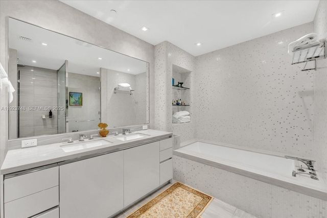 16901 Collins Avenue 1802, Sunny Isles Beach, FL 33160