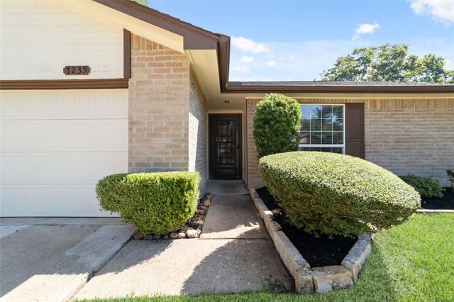 7235 Londres Drive, Houston, TX 77083