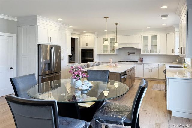 255 Maple Ave Maple Ave, East Meadow, NY 11554