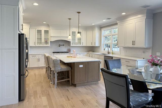 255 Maple Ave Maple Ave, East Meadow, NY 11554