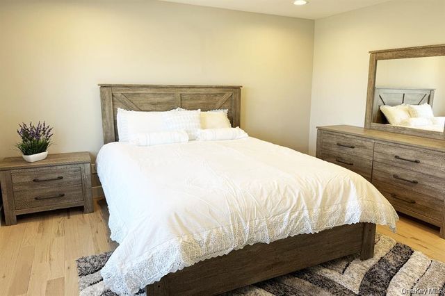 255 Maple Ave Maple Ave, East Meadow, NY 11554