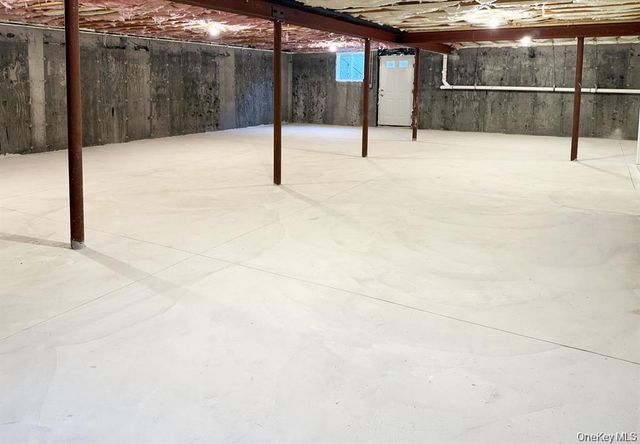 255 Maple Ave Maple Ave, East Meadow, NY 11554