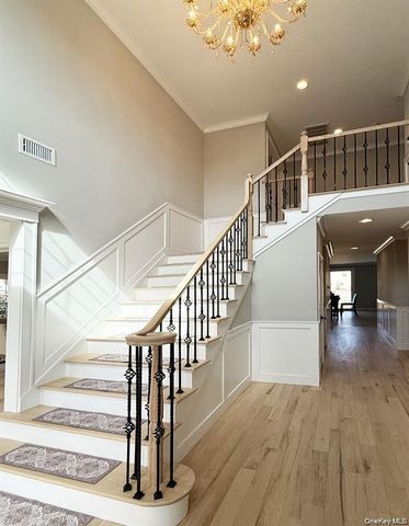 255 Maple Ave Maple Ave, East Meadow, NY 11554