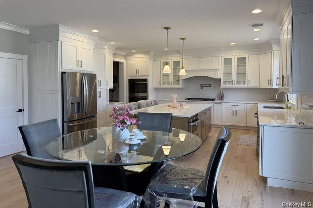 255 Maple Ave Maple Ave, East Meadow, NY 11554