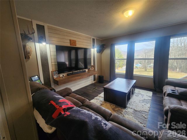 659 Cold Creek Road, Canton, NC 28716