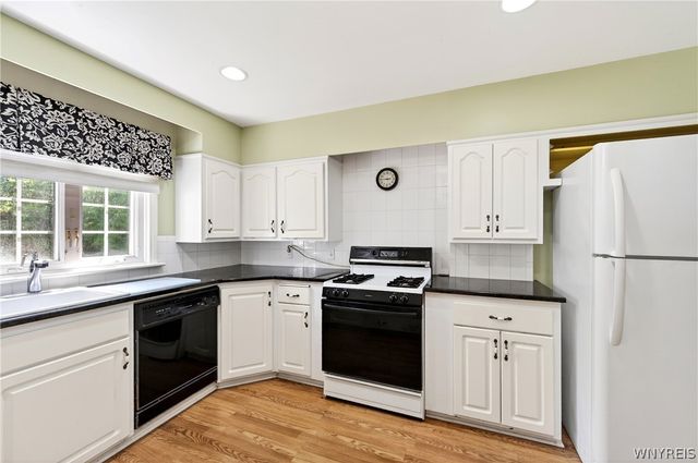 20 New Amsterdam Avenue, Buffalo, NY 14216