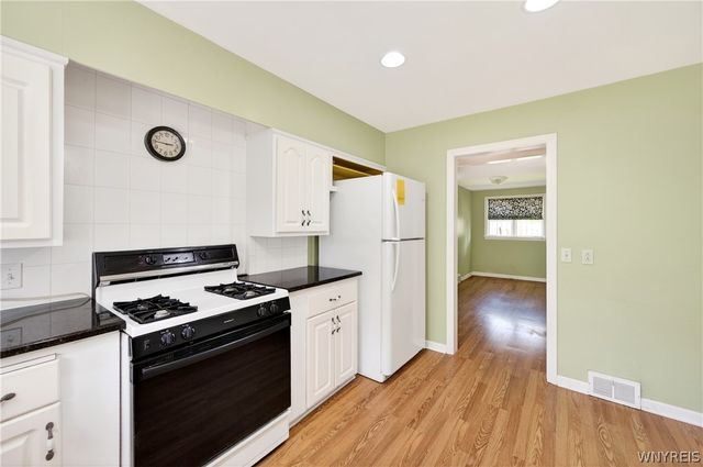 20 New Amsterdam Avenue, Buffalo, NY 14216