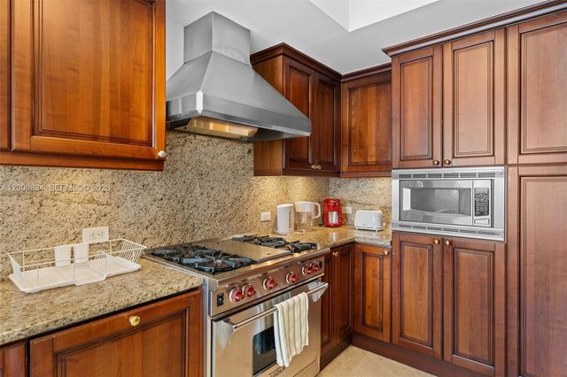 17875 Collins Ave 3205, Sunny Isles Beach, FL 33160