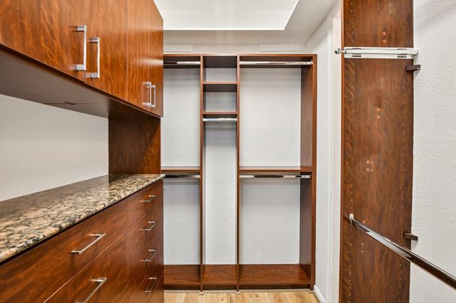 2829 Timmons Lane 211, Houston, TX 77027