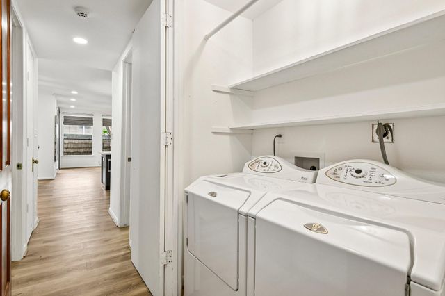 2829 Timmons Lane 211, Houston, TX 77027