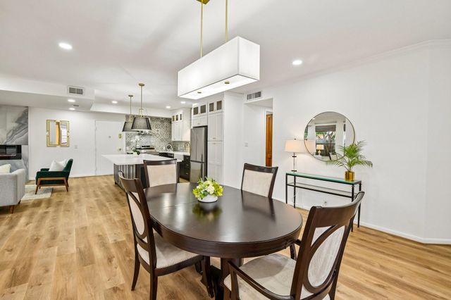 2829 Timmons Lane 211, Houston, TX 77027