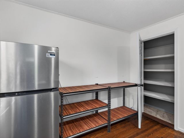 1406 Lincolnway, La Porte, IN 46350