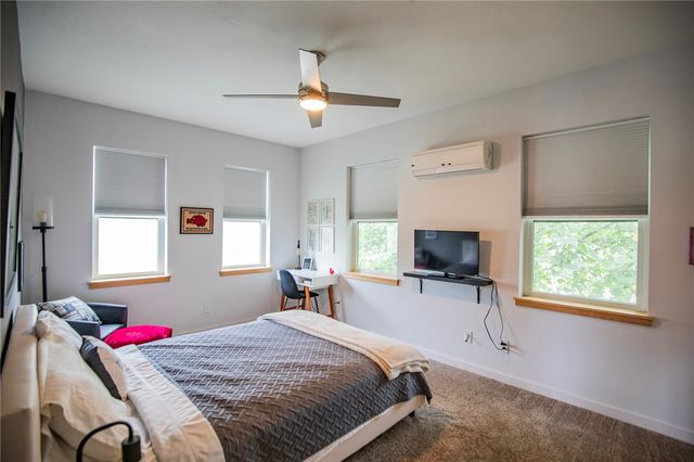 390 W 5th Street 2, Fayetteville, AR 72701