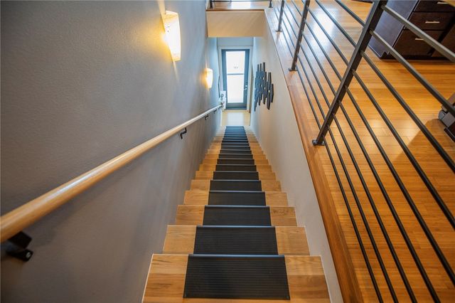 390 W 5th Street 2, Fayetteville, AR 72701