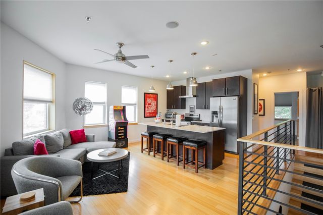 390 W 5th Street 2, Fayetteville, AR 72701