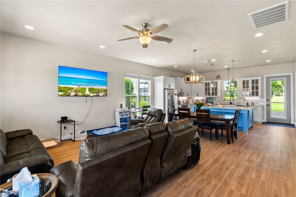 360 Club Oak Lane, Rockport, TX 78382 — photo 5