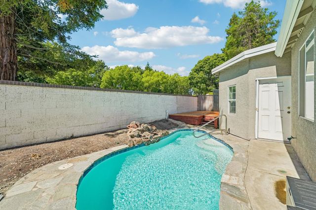 3010 Joshua Tree Cir, Stockton, CA 95209