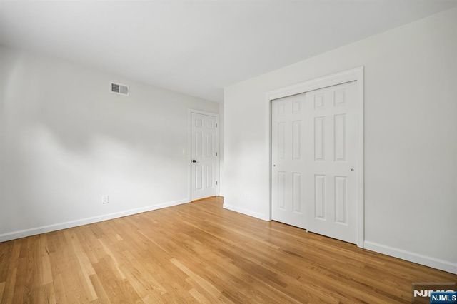 6 Aster Court, Paramus, NJ 07652