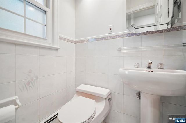 6 Aster Court, Paramus, NJ 07652