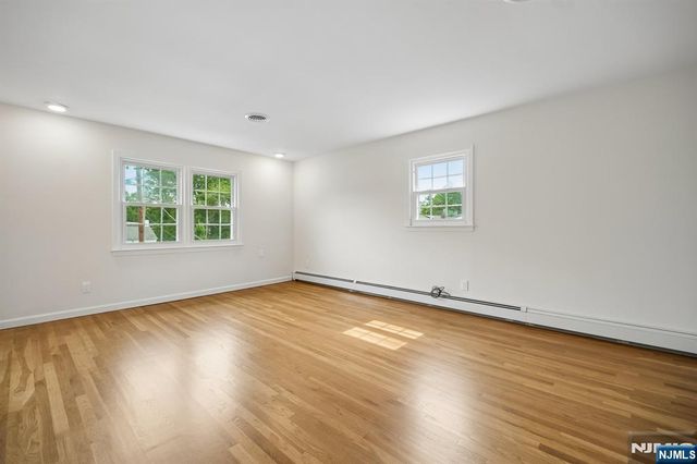 6 Aster Court, Paramus, NJ 07652