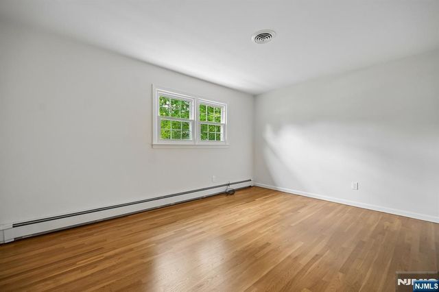 6 Aster Court, Paramus, NJ 07652
