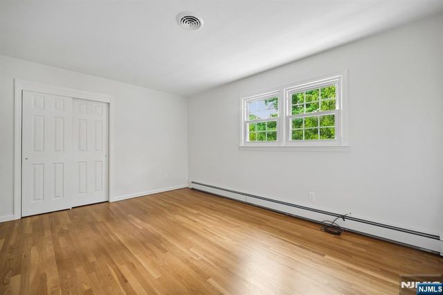 6 Aster Court, Paramus, NJ 07652