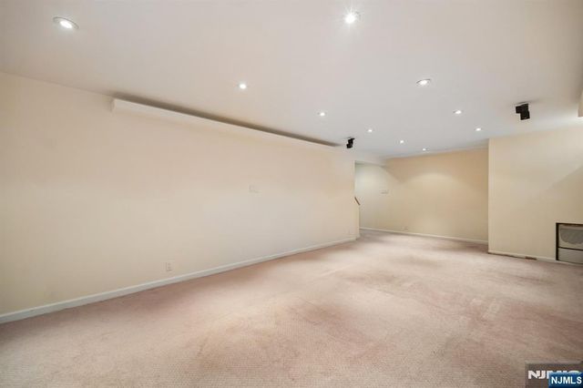 6 Aster Court, Paramus, NJ 07652