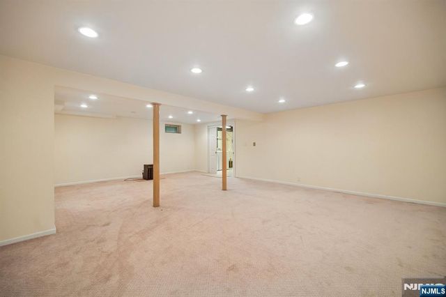 6 Aster Court, Paramus, NJ 07652