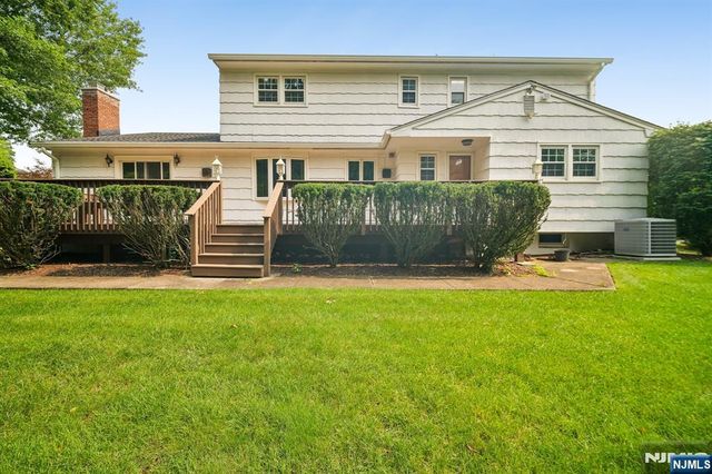 6 Aster Court, Paramus, NJ 07652