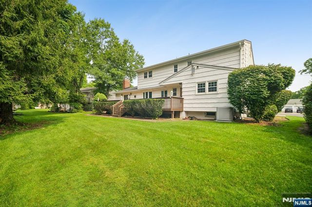 6 Aster Court, Paramus, NJ 07652