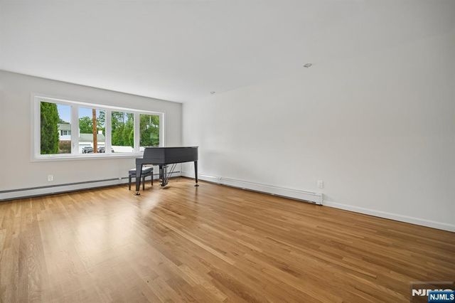 6 Aster Court, Paramus, NJ 07652