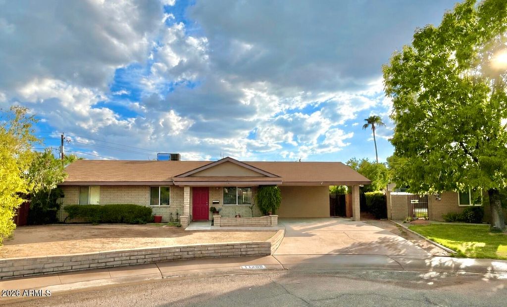 11208 N 38TH Place, Phoenix, AZ 85028 — photo 4